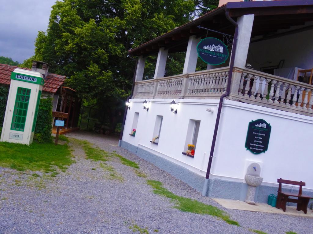Piana Crixia La Celestina Bed & Breakfast エクステリア 写真